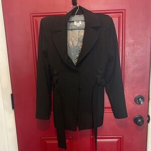 Elegant Black Women's Trench Coat Size 6 barely worn